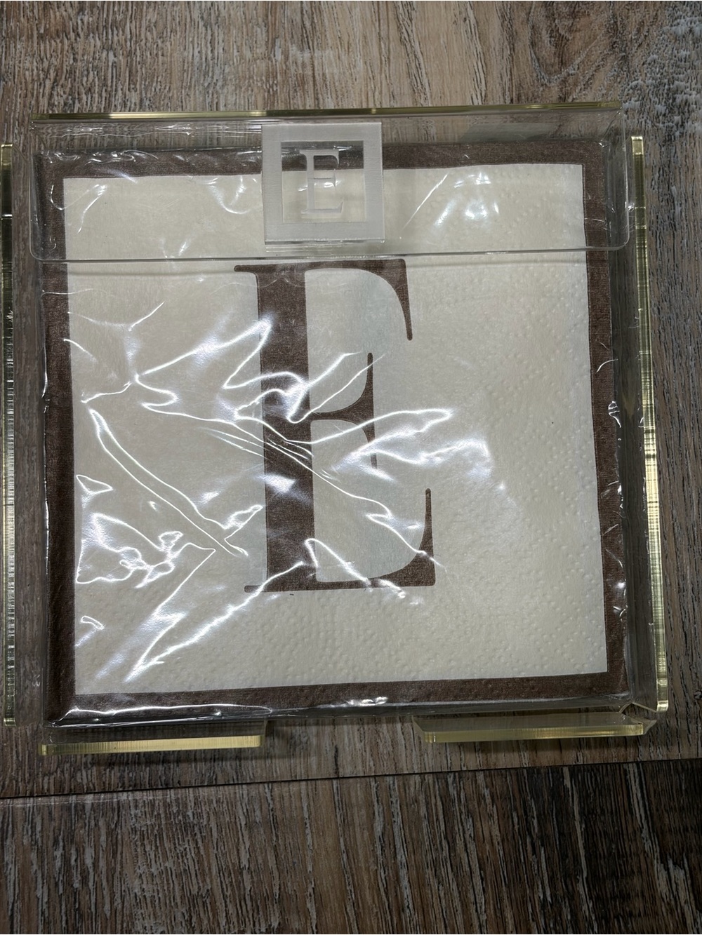 Mud Pie Cream and Brown Monogram Cocktail Napkins - “E” with clear holder
NWT!